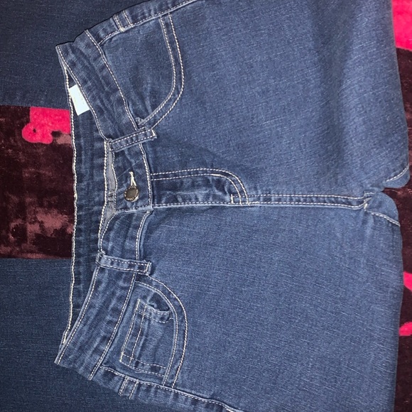 Shein Embroidery flared jeans - Picture 5 of 7